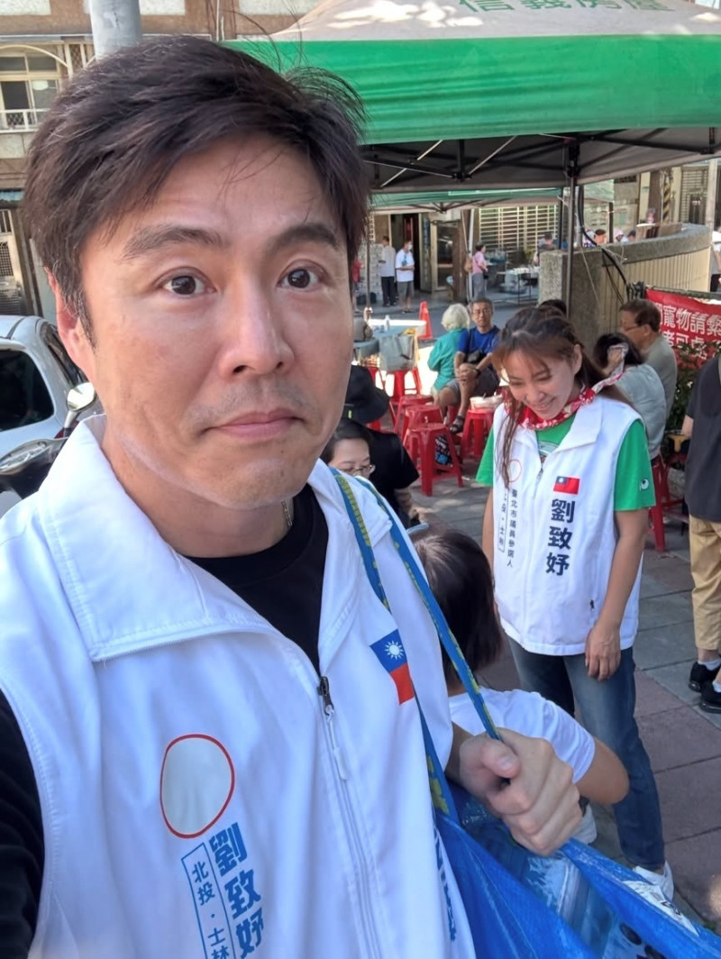 《新十二生肖》貝瑪選議員!劉致妤投入北市選戰 哥哥劉至翰現身拜票力挺