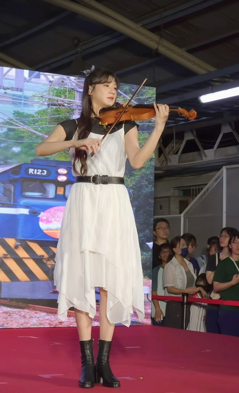 林逸欣對台南車站有許多難忘回憶。（翻攝自IG）