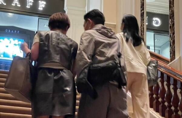 香港半島酒店被野生捕獲 劉德華罕同框朱麗倩