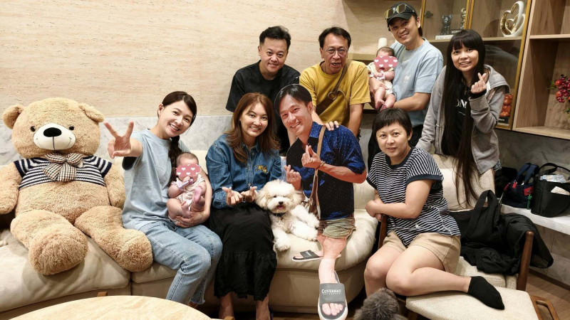傅子純病逝4個月!終於「見到」雙胞胎乾女兒 謝京穎淚崩:哥哥我們都好