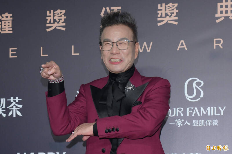 金鐘61》沈玉琳穿「勃根地紅西裝」與胡瓜撞獎又撞衫