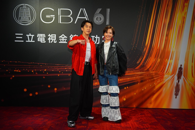 陳漢典完成金鐘主持首秀，坦言開場表演結束後險些落淚，感嘆一路走來相當不容易。（三立提供）