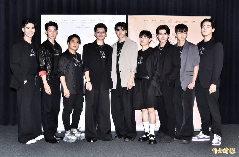 吳承洋(左起)、夏和熙、AKKUN、呂慕堯、羅章恩、許孟維、徐祥竣、邱勝揚、葛兆恩。(記者陳奕全攝)
