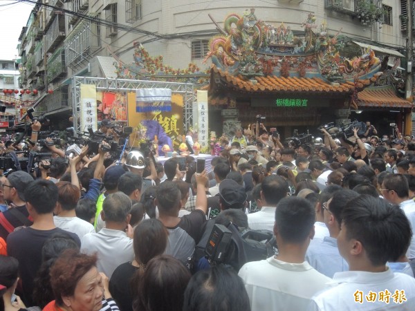 豬哥亮火化前 竟先到這裡暫停一下! 豬哥亮火化前 竟先到這裡暫停一下!