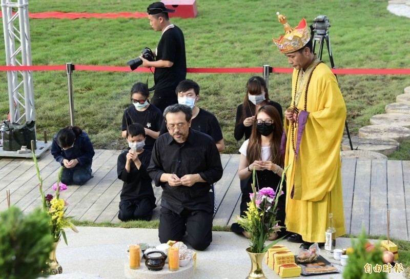 豬哥亮墓地解密 風水師:一下葬家族恩怨打住 豬哥亮墓地解密 風水師:一下葬家族恩怨打住