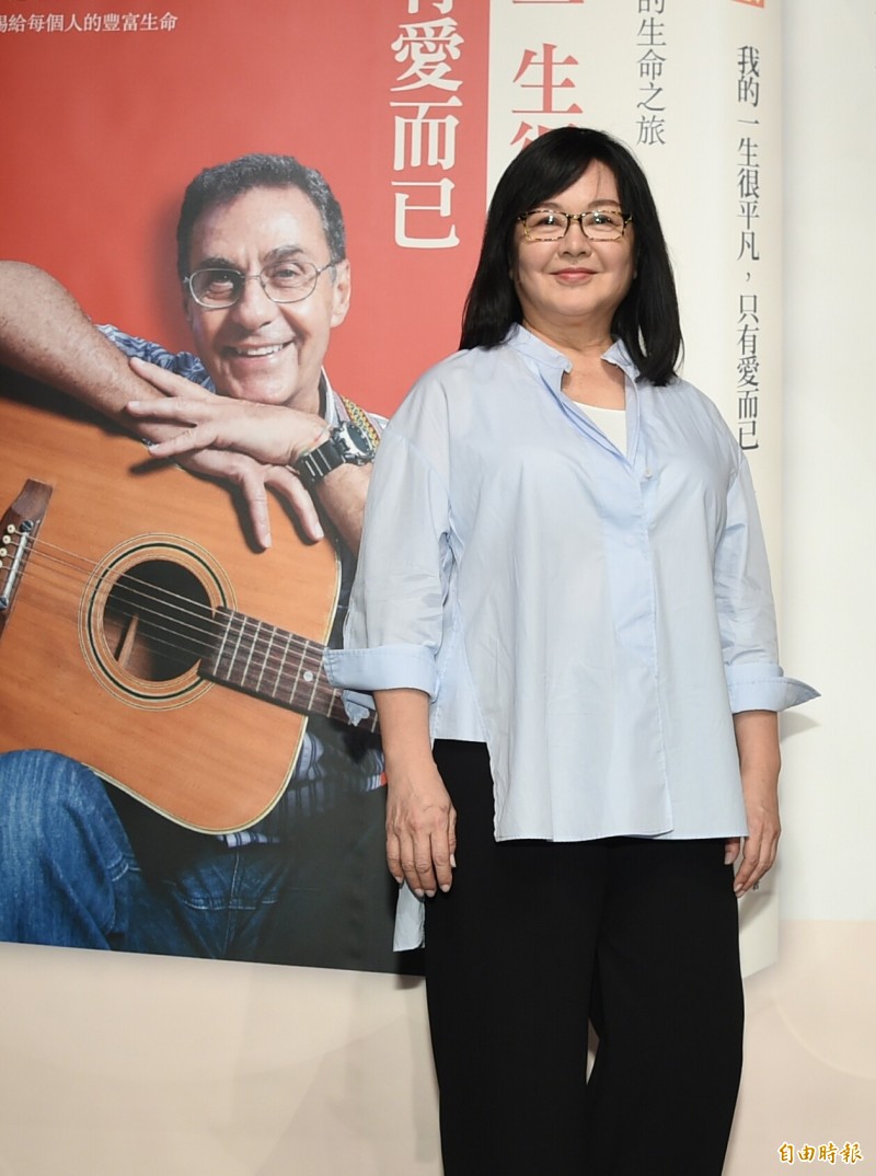 （影音）崔苔菁「你確定要做神父？」  丁松筠撇情愛誘惑這樣說...