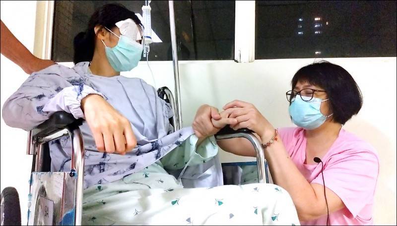 （影音）潘妹妹加油！最正主播感謝善舉