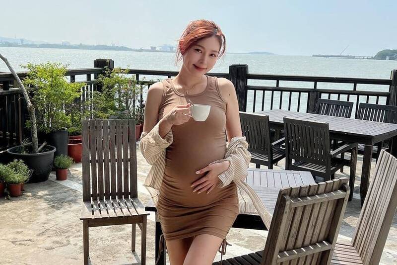 美女主播當媽更辣！挺孕肚洩真實身材  網激讚：最美孕婦