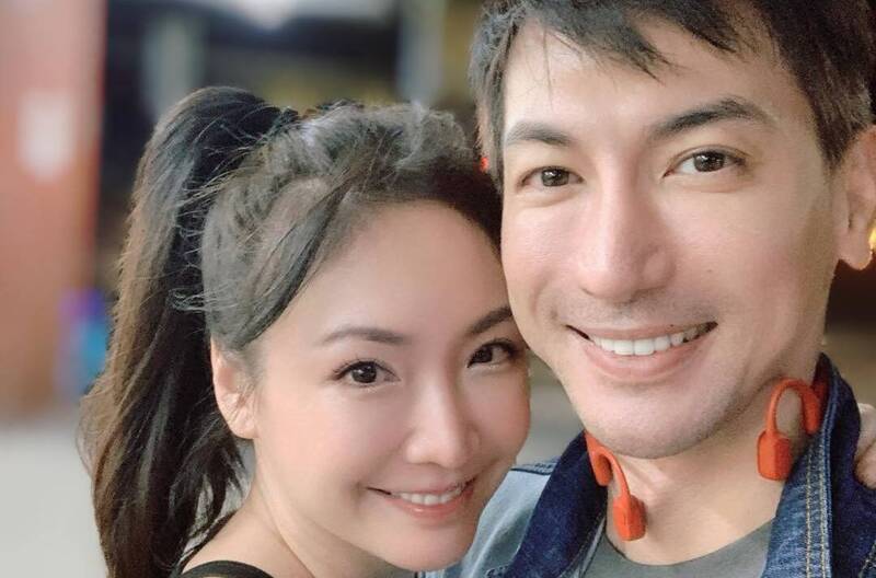 王俐人同框小7歲尪 街頭曬恩愛甜爆