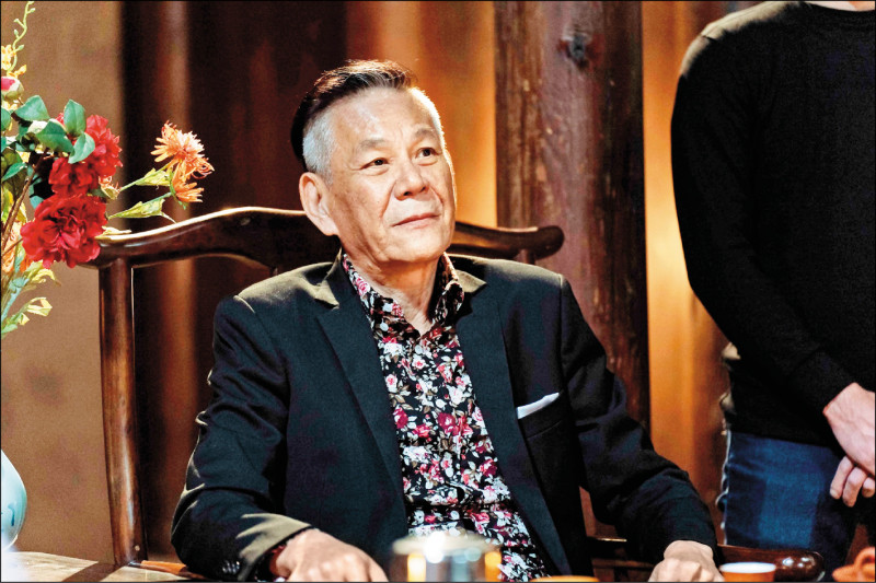 龍劭華遺作霸氣外露 不畏寒流裸身上陣