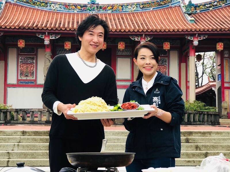 抓到了齁！高虹安反擊記者會 四叉貓抓包「他」也在看