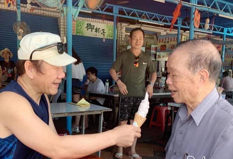 趙傳父94歲過世 頭七盼他入夢「讓我抱抱您」