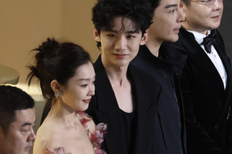 宋軼戀愛鐵證曝光！曬照「驚見白敬亭人影」火速刪圖被抓包