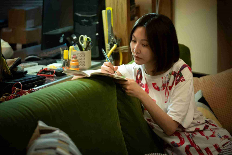 曾莞婷拋女神包袱！ 《富貴發》素顏演「省錢主婦」獲讚有「媽味」
