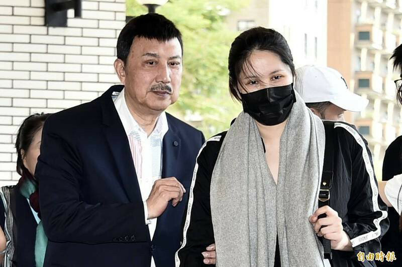 余天砲轟女婿「後悔把余苑綺嫁他」 心痛女兒用命生子：不值得