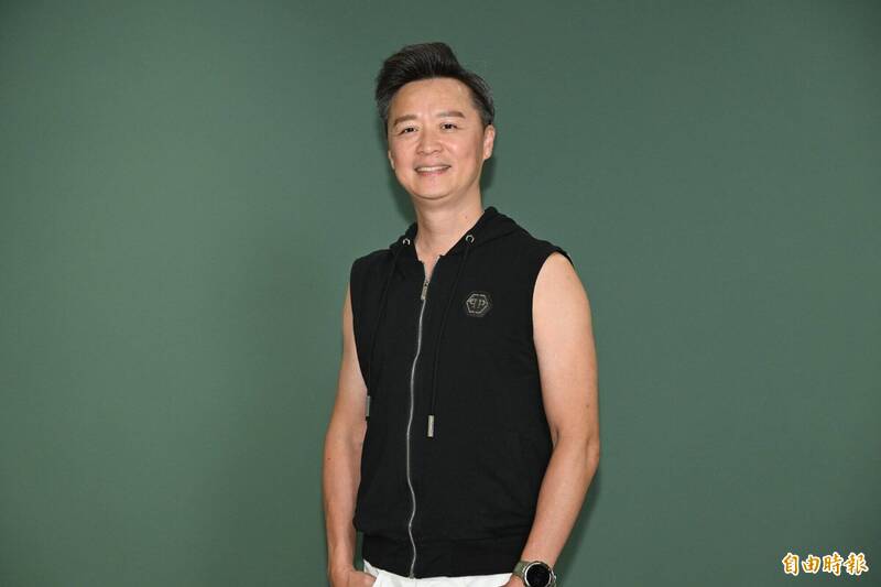 何豪傑傘兵傷退再中金馬獎！入伍竟遇阿兵哥舉鎗自戕