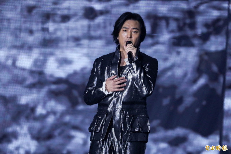 鄭伊健怎麼了！唱完廣嗨《極速》罕見開嗆：很現實