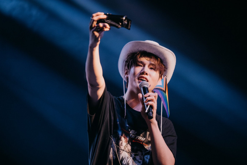 K-POP男團第一人！JUST B主唱公開出櫃：我感到驕傲