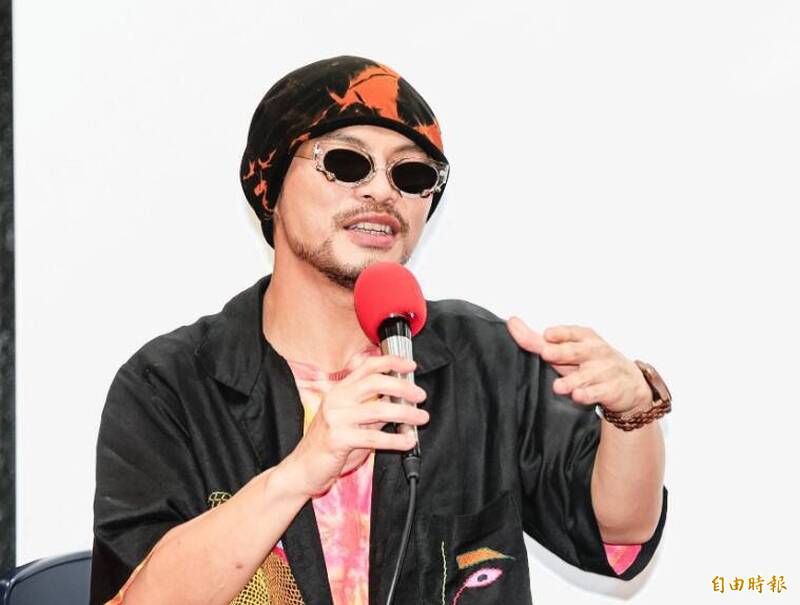 台灣藝人狂輸誠！黃明志爆中國合約「全面管控言論」 連私生活都不放過