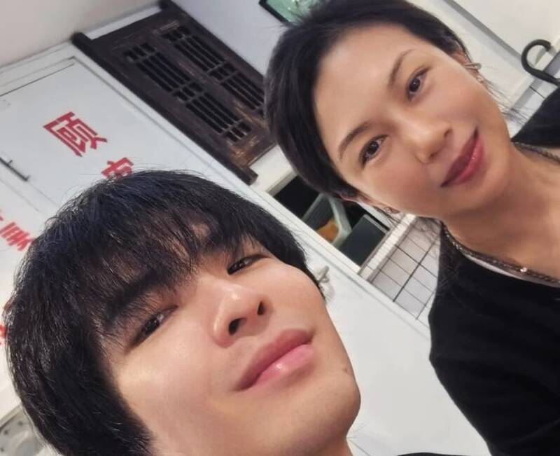 蕭敬騰久違更新IG   放閃愛妻Summer曬甜照