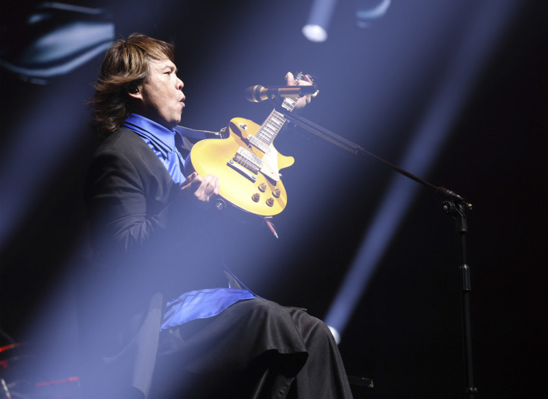 伍佰放大絕！七度站上高雄巨蛋 出招尬黃牛