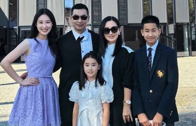 趙文卓豪擲1年學費500萬   17歲愛女瑞士名校畢業