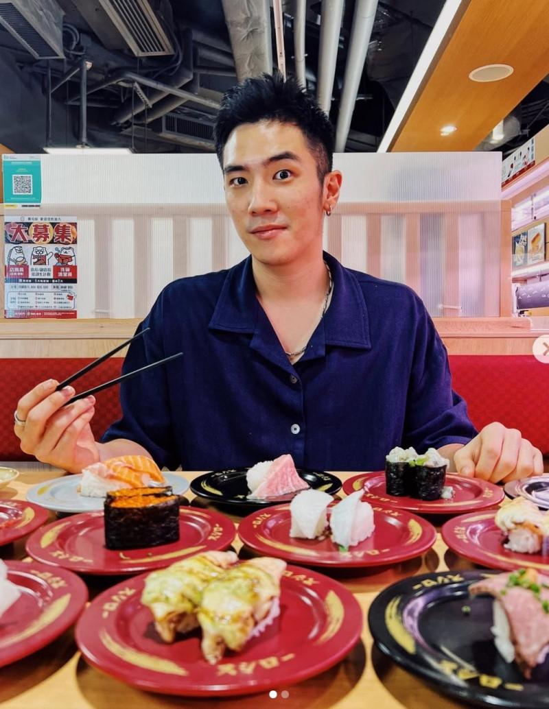 星二代慘了！被爆「假單身追女神」 發文認了與性感網紅互有好感