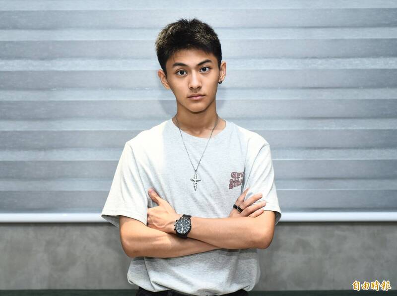 （專訪）《聽海湧》朱宥丞搶金鐘男配  不識邱澤竟問「你幾歲」尷尬場面曝