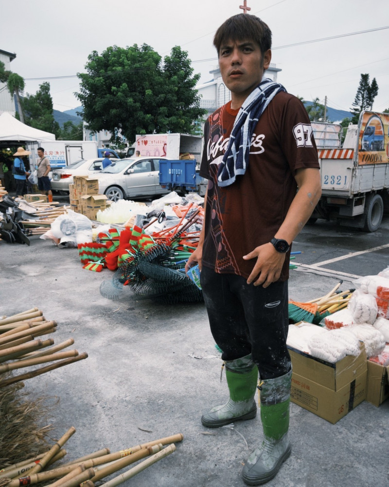 花蓮老家慘淹！黃恩賜返鄉幫父清泥 神巧遇《九條好漢》男神