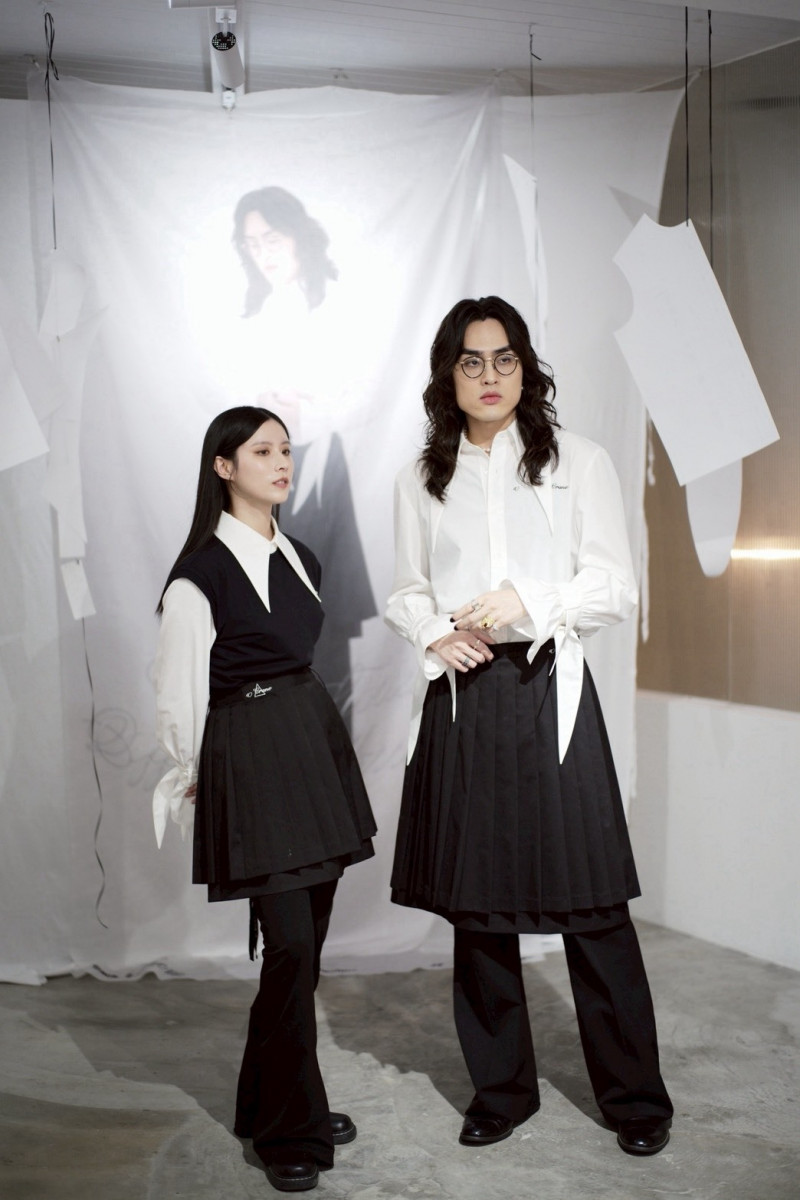 鶴戰勝癌魔重生 超正女友露面迎來「愛的結晶」