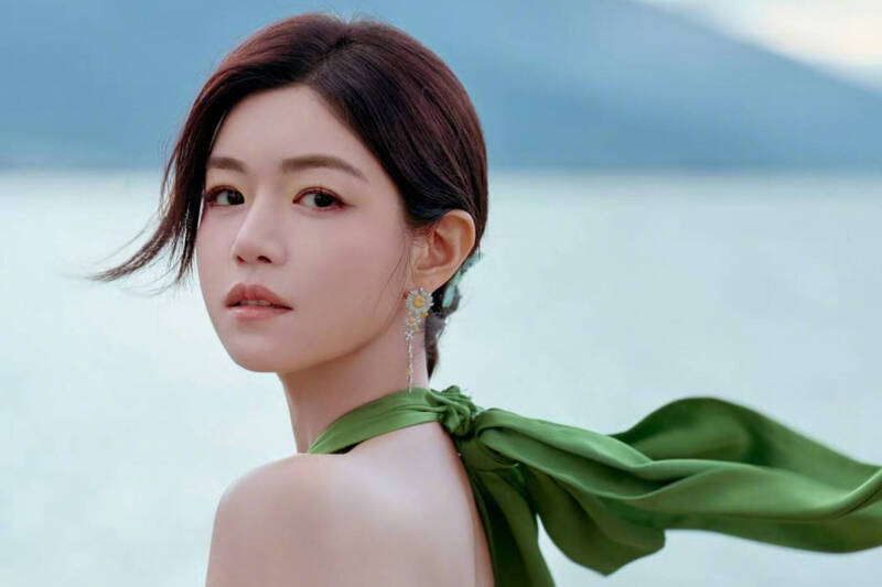 陳妍希變了 中國國慶沉默台灣國慶突發文喊話