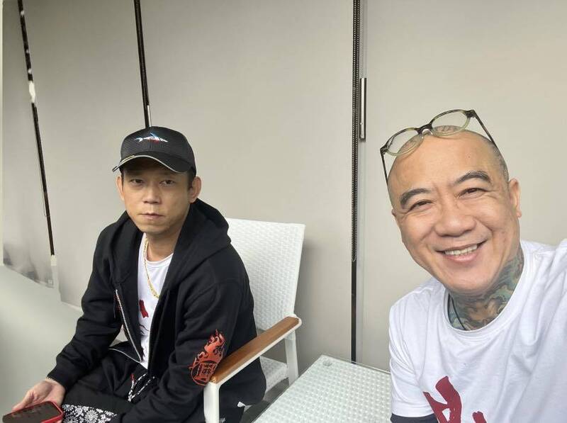 友情不散！鋼鐵爸追思顏正國曝「跳傘回憶」：那刻最接近老天爺