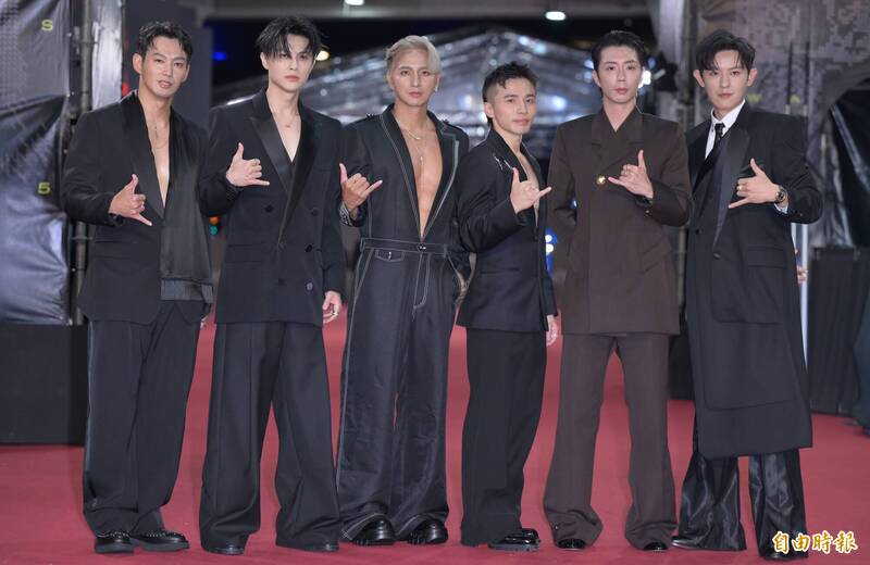 金鐘60》小煜連莊入圍「紅毯二進」！透視服裝送福利 藍心湄讚認真