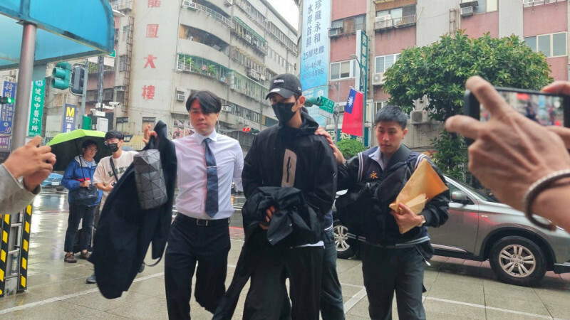 為何閃兵要上銬性侵卻不用？律師講重點給你知