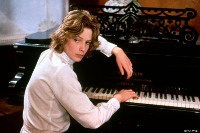 「世界第一美少年」毀了一生！伯恩安德森被帶Gay bar崩潰：我像可口的菜