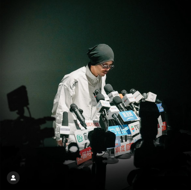 黃明志交保前被帶到醫院 律師證實回應了