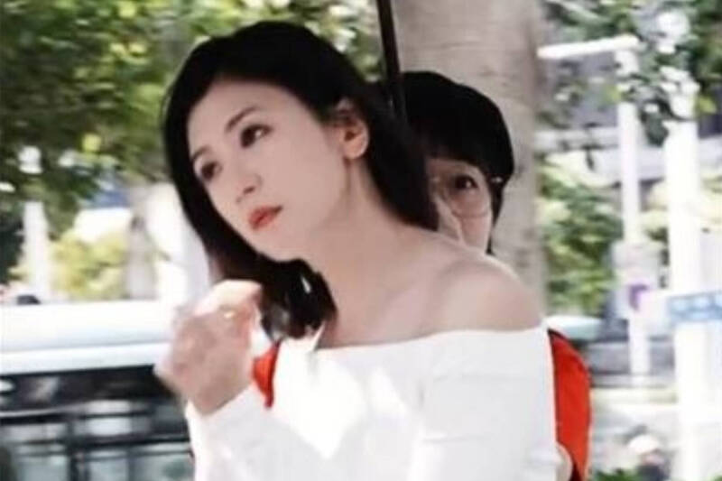 修杰楷閃兵遭起訴 賈靜雯人在中國狀況曝光