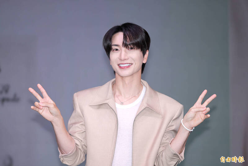 SJ利特甜到爆！喊話想「長住台灣」全身抹精華液嚇壞造型師