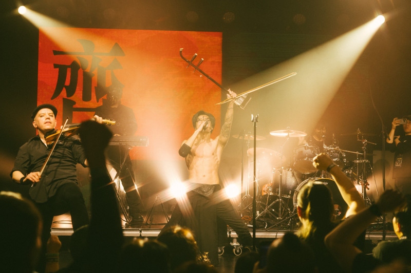 駐芬蘭大使林昶佐又脫了 超驚人身材曝光