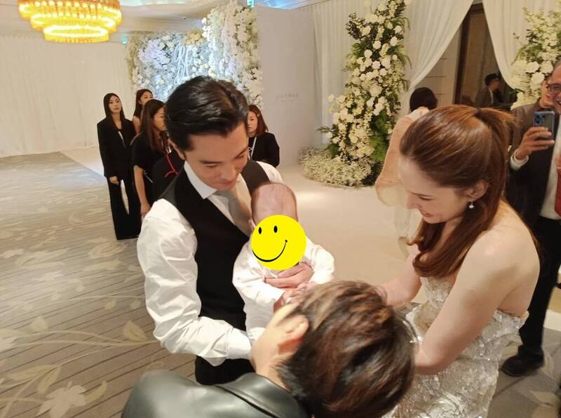 許瑋甯兒子首曝光！5個月 Ian「迷你邱澤」美人尖複製貼上