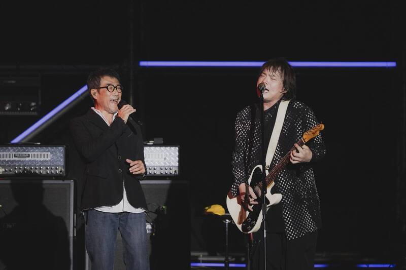 伍佰壓軸簡單生活節全場嗨翻 李宗盛爆料和他同台的都是「水查某囡仔」