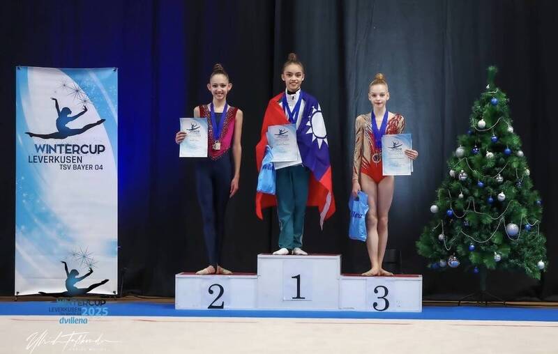 賀！台灣國旗飄揚德國  瑞莎帶體操小選手奪4金2銀