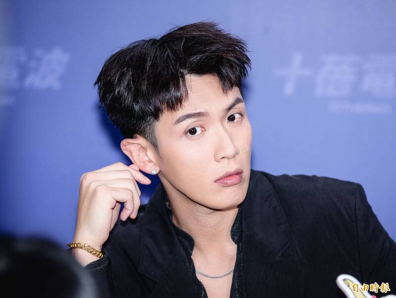 柯震東「醉倒在許瑋甯婚禮」畫面流出  親上火線解釋「倒地」原因