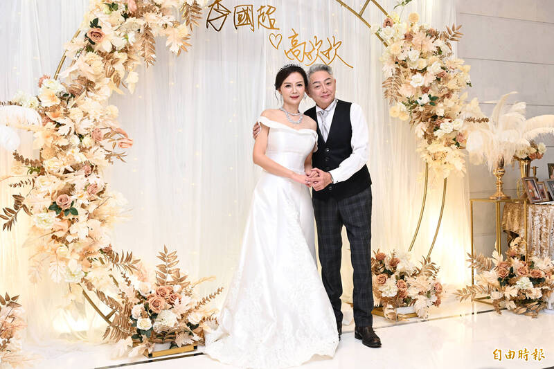 高欣欣辦「百歲銀髮婚」自揭紅毯史  李國超緊張追問：跟誰？