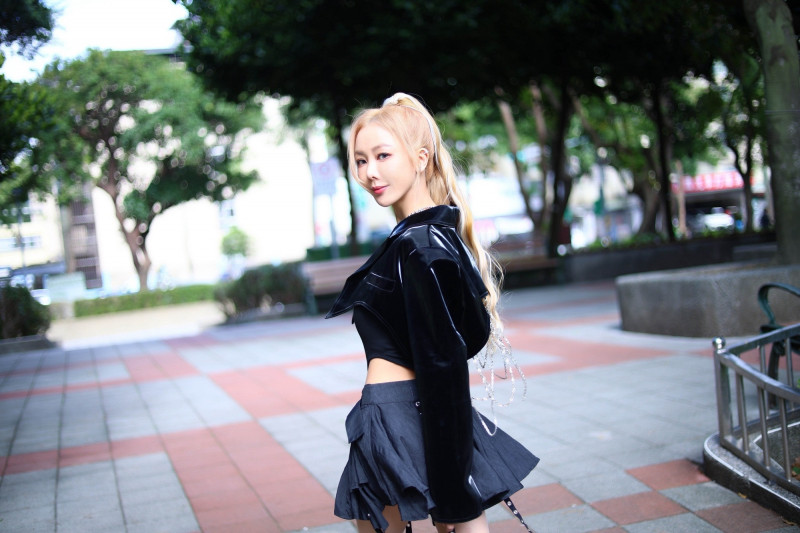 爸爸中風、媽媽失智「鋼鐵千金」急返台 長照6年一度崩潰「想凍死自己」