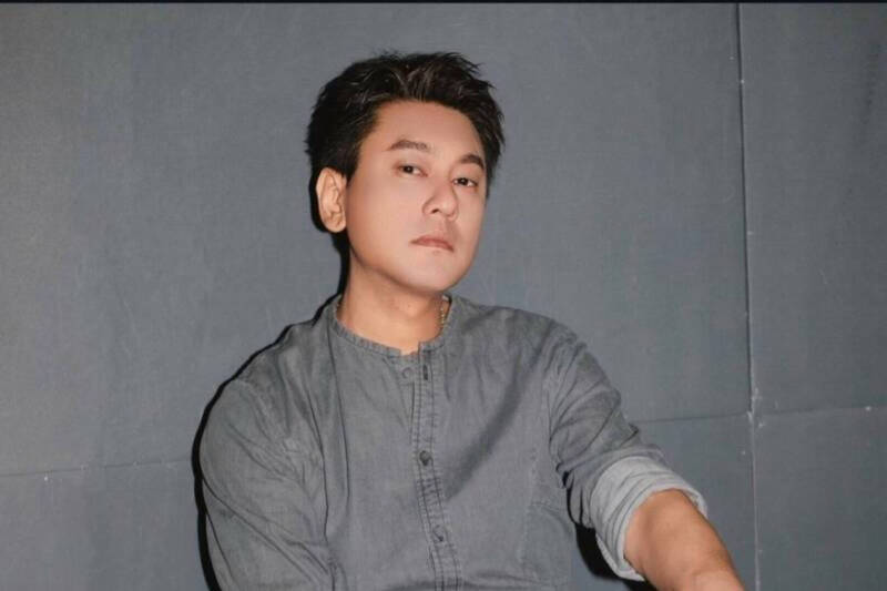 朱孝天囂張稱「皇帝投胎轉世」 自豪身邊美女圍繞