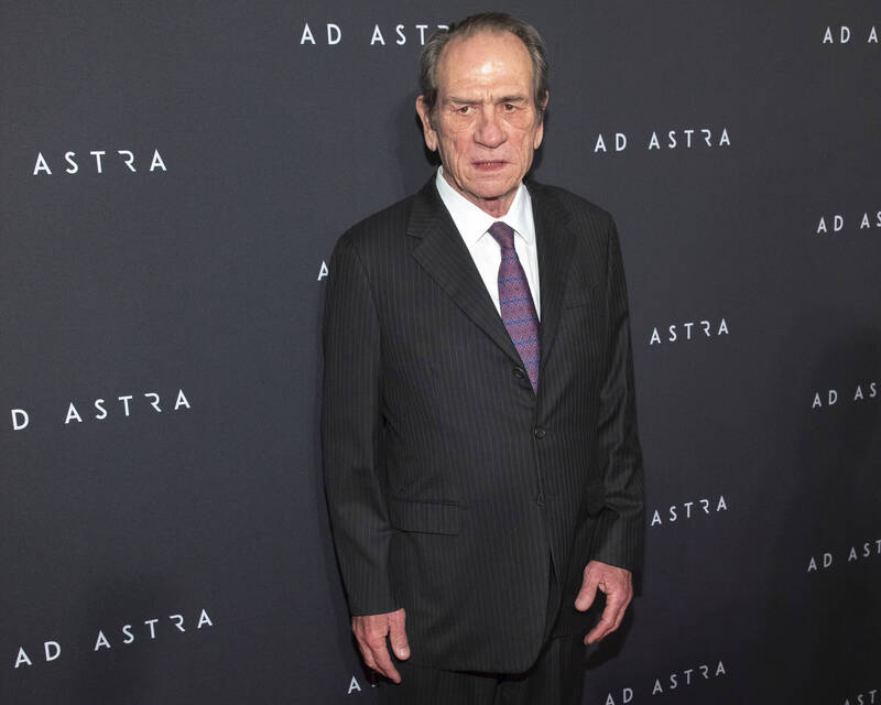 湯米李瓊斯女兒驚傳陳屍飯店！死因仍待釐清