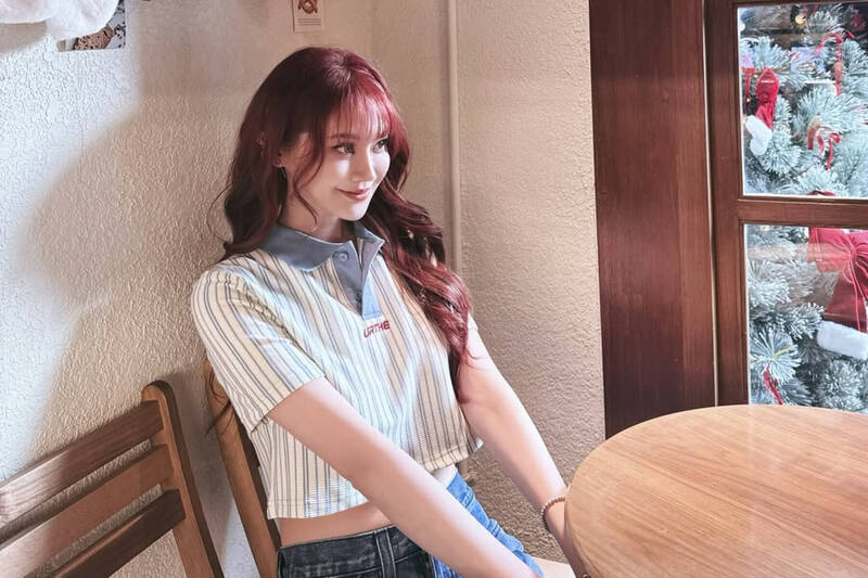 正妹賴品妤辣到試衣間  創造帶妝26.5小時記錄