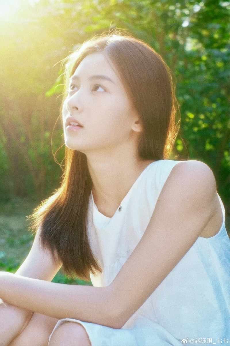 15歲「絕美初戀」長這樣 一回眸仙氣噴發...戀愛了