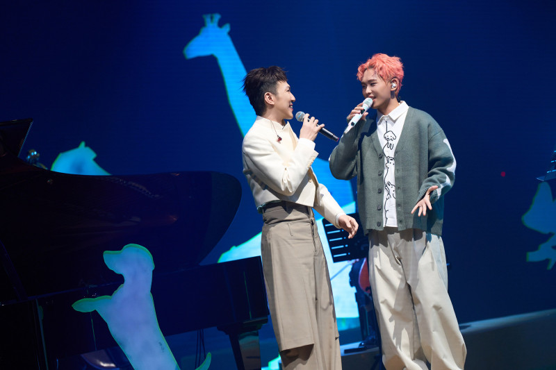 天團主唱助陣蘇打綠阿龔！被抓包穿「網拍衣」 背後巧合讓人起雞皮疙瘩